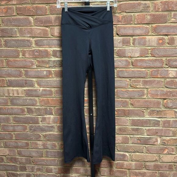 Mono B Women’s Black Flare Leggings Size Medium NEW - Picture 2 of 5